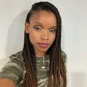 Meet your Posher, Denia